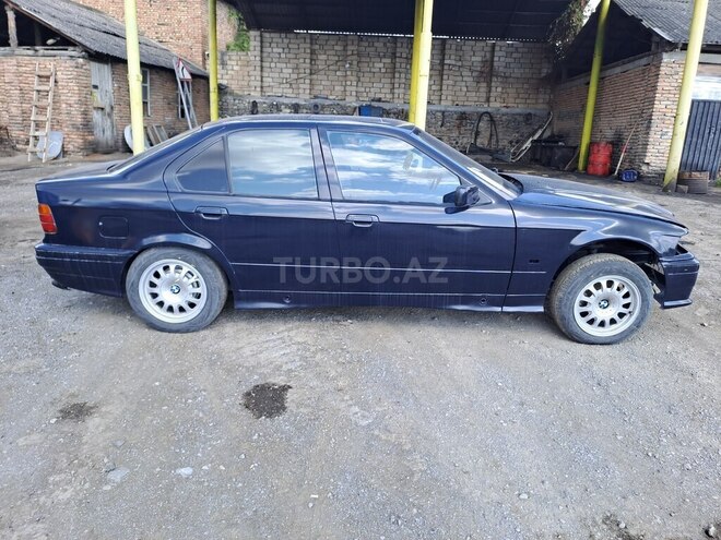 BMW 318 1994, 361,419 km - 1.8 l - Şəki