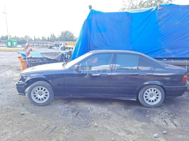 BMW 318 1994, 361,419 km - 1.8 l - Şəki
