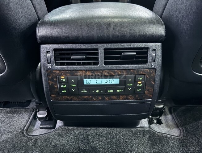 Toyota Land Cruiser-16
