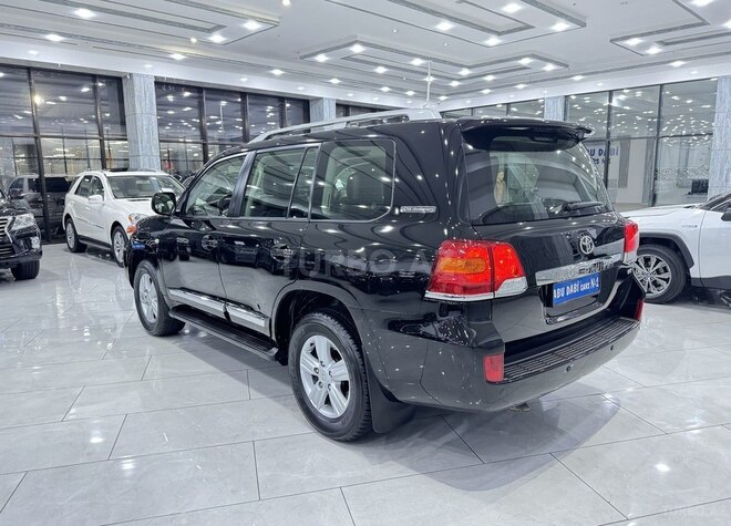 Toyota Land Cruiser-5