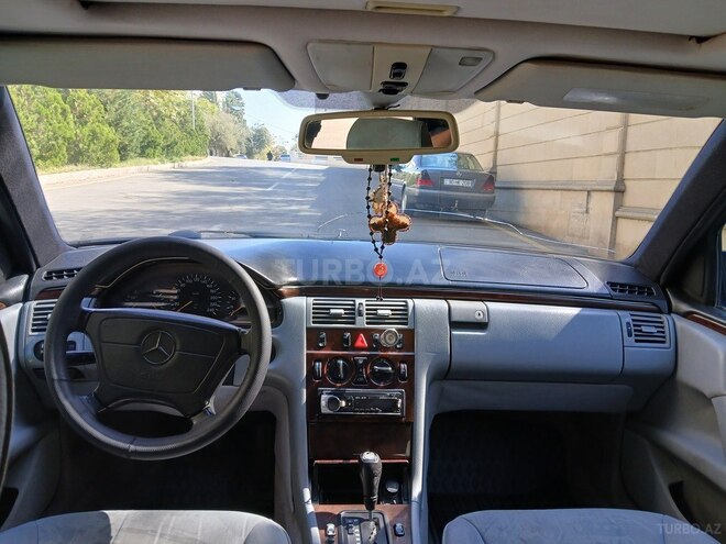 Mercedes E 230 1996, 440,000 km - 2.3 l - Bakı