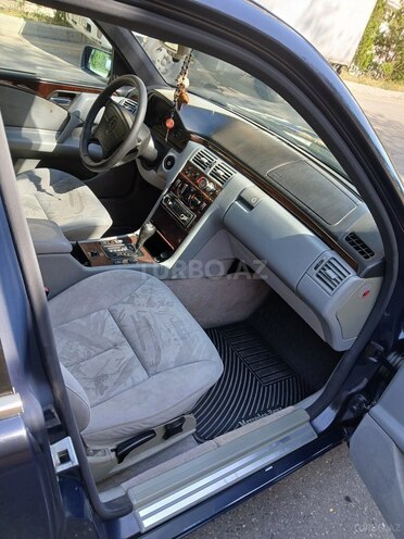 Mercedes E 230 1996, 440,000 km - 2.3 l - Bakı