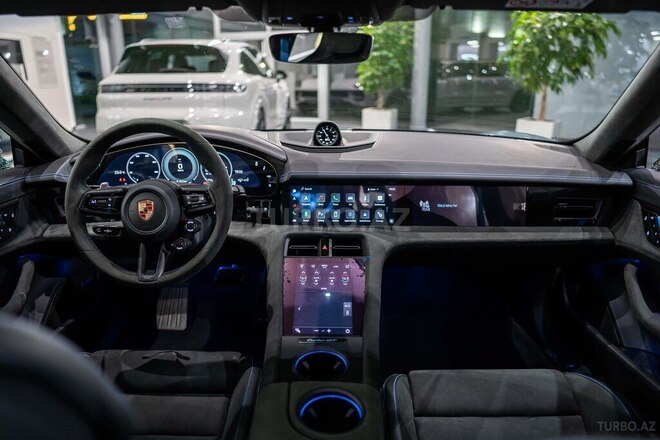 Porsche Taycan Turbo GT-14