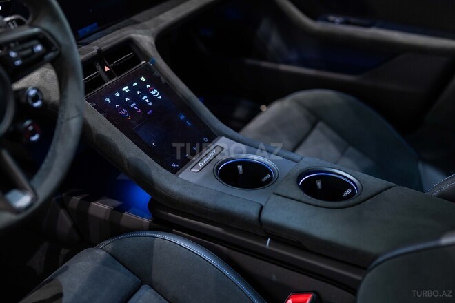 Porsche Taycan Turbo GT-16