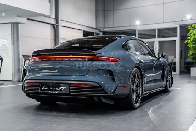 Porsche Taycan Turbo GT-4