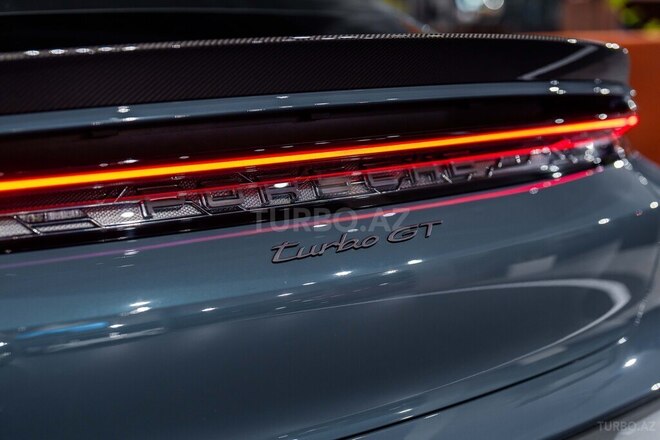 Porsche Taycan Turbo GT-12