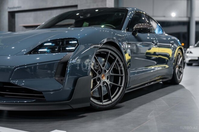 Porsche Taycan Turbo GT-7