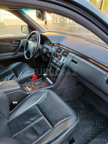 Mercedes E 280 2000, 394,000 km - 2.8 л - Masallı