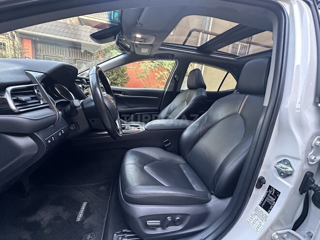 Toyota Camry-13