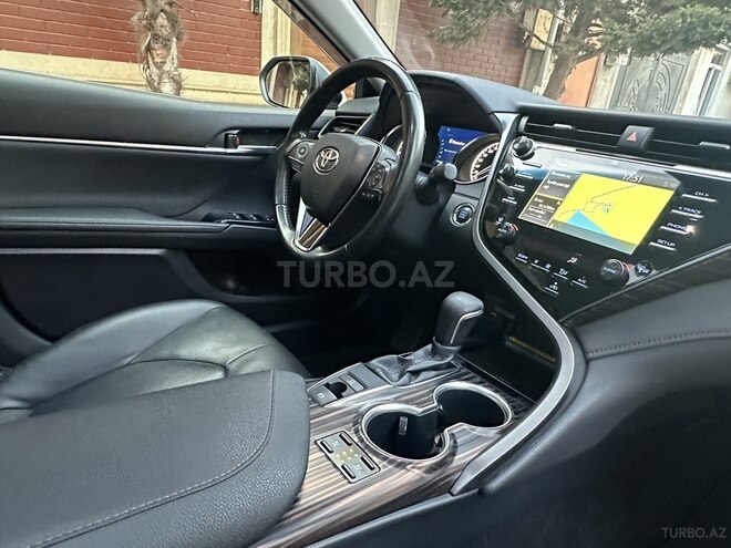 Toyota Camry-14