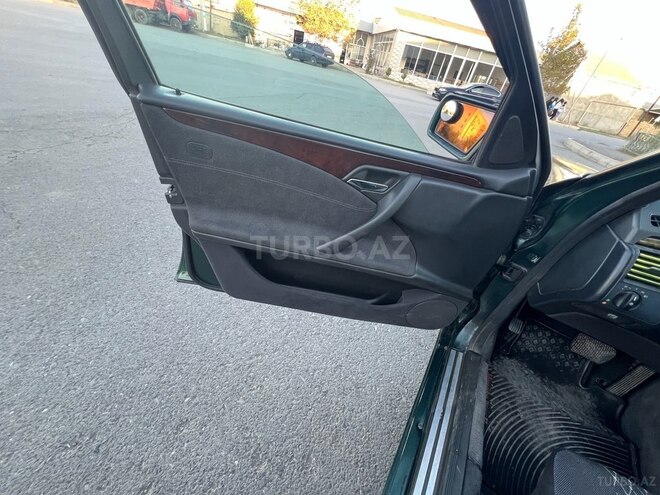 Mercedes E 230 1996, 370,000 km - 2.3 l - Mingəçevir