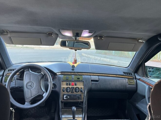 Mercedes E 230 1996, 370,000 km - 2.3 l - Mingəçevir