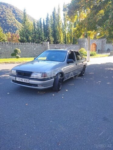 Opel Vectra 1995, 278,000 km - 1.8 л - Qax