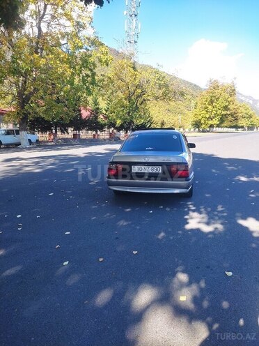 Opel Vectra 1995, 278,000 km - 1.8 л - Qax