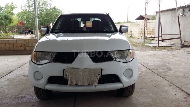 Mitsubishi L200 2008, 490,000 km - 2.5 l - Salyan