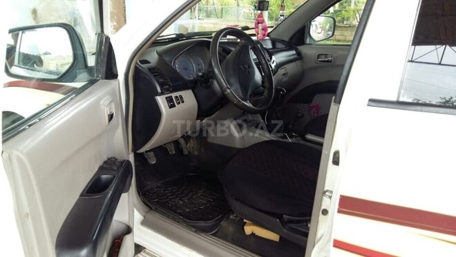 Mitsubishi L200 2008, 490,000 km - 2.5 l - Salyan