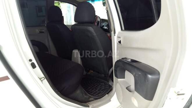 Mitsubishi L200 2008, 490,000 km - 2.5 l - Salyan