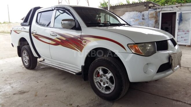 Mitsubishi L200 2008, 490,000 km - 2.5 l - Salyan