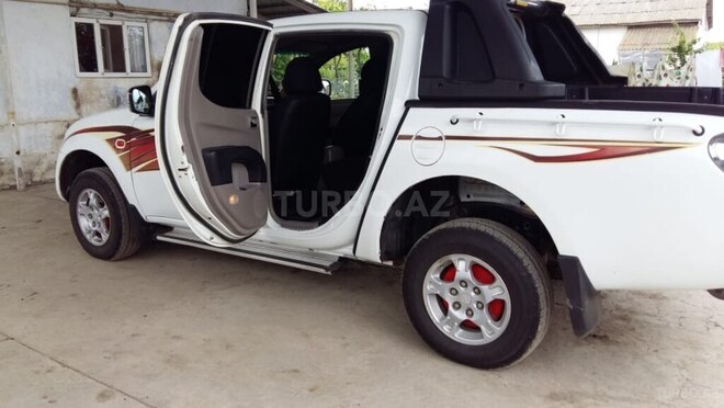 Mitsubishi L200 2008, 490,000 km - 2.5 l - Salyan