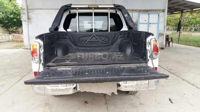 Mitsubishi L200 2008, 490,000 km - 2.5 l - Salyan