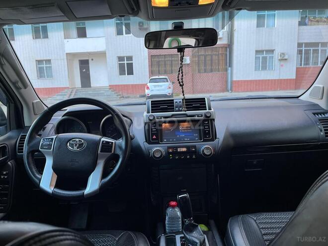 Toyota Land Cruiser Prado-5