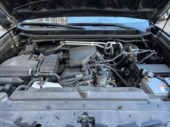 Toyota Land Cruiser Prado-13