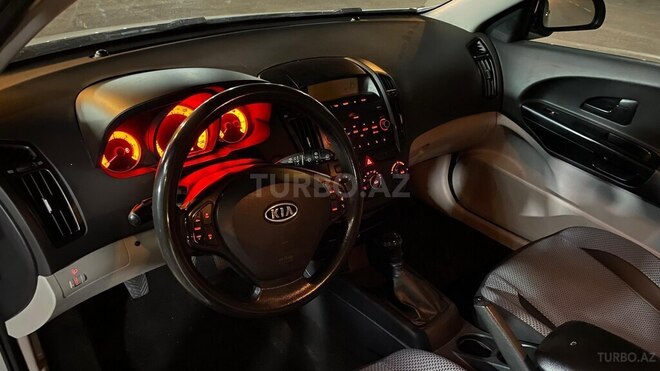 Kia Ceed-8