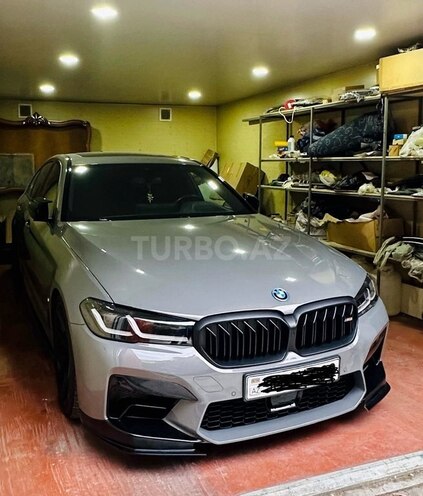BMW 530e-10