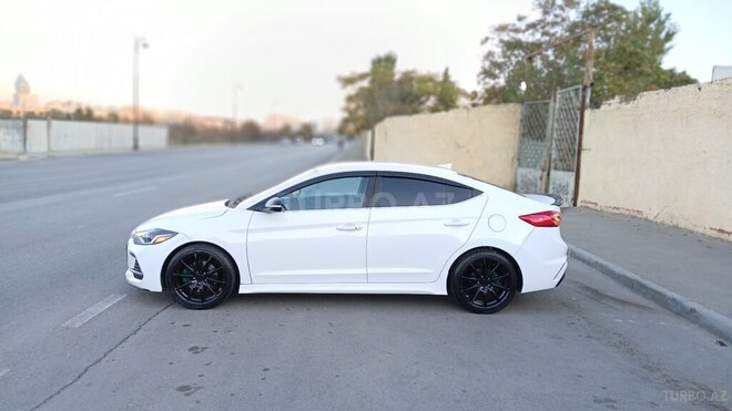 Hyundai Elantra 2017, 80,000 km - 1.6 l - Bakı