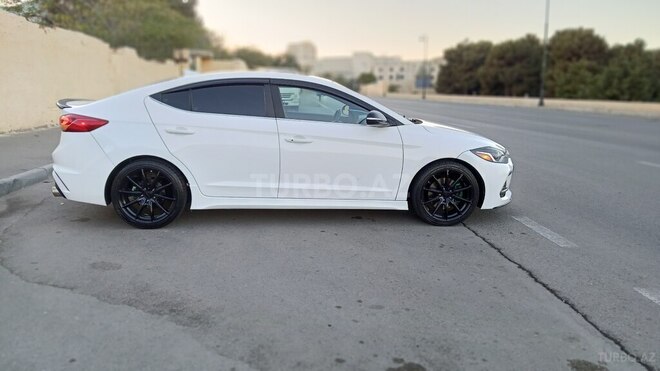 Hyundai Elantra 2017, 80,000 km - 1.6 l - Bakı