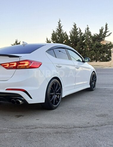 Hyundai Elantra 2017, 80,000 km - 1.6 l - Bakı