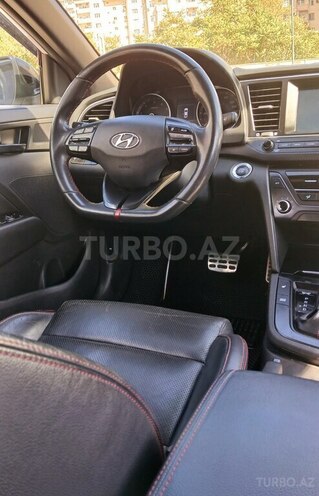 Hyundai Elantra 2017, 80,000 km - 1.6 l - Bakı