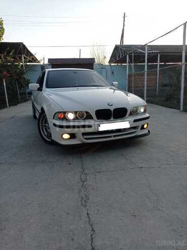 BMW 530 2001, 355,000 km - 3.0 л - Ucar