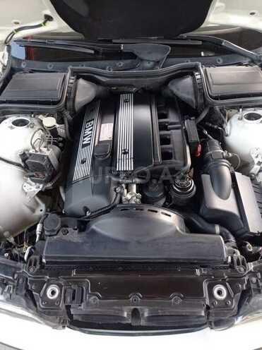 BMW 530 2001, 355,000 km - 3.0 л - Ucar