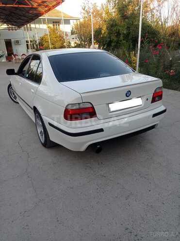 BMW 530 2001, 355,000 km - 3.0 л - Ucar