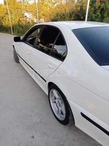 BMW 530 2001, 355,000 km - 3.0 л - Ucar