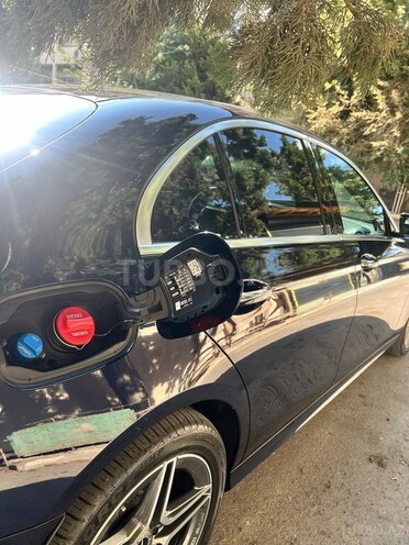 Mercedes E 300 de-6