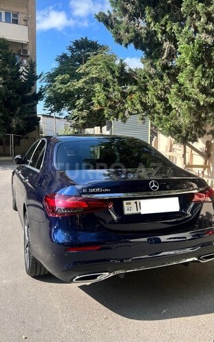 Mercedes E 300 de-4