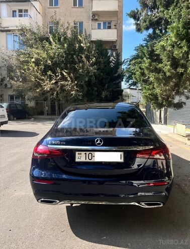 Mercedes E 300 de-5
