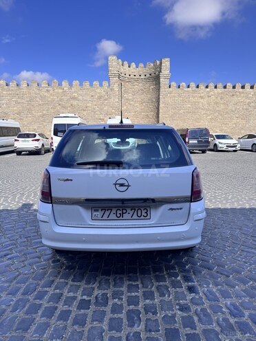 Opel Astra 2008, 265,000 km - 1.4 л - Bakı