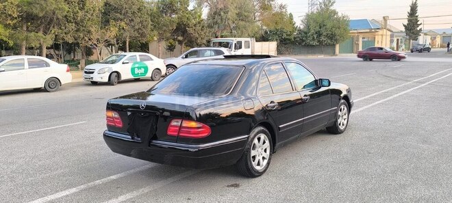 Mercedes E 320 1998, 135,504 km - 3.2 l - Sumqayıt
