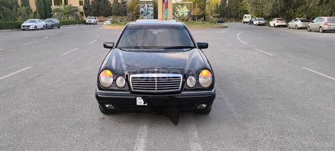 Mercedes E 320 1998, 135,504 km - 3.2 l - Sumqayıt