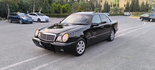 Mercedes E 320 1998, 135,504 km - 3.2 l - Sumqayıt