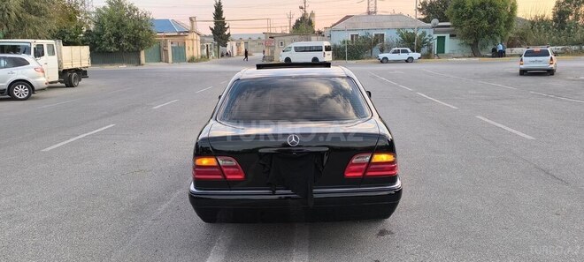 Mercedes E 320 1998, 135,504 km - 3.2 l - Sumqayıt
