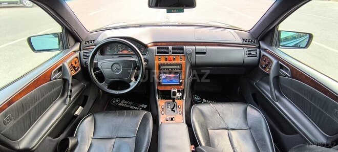Mercedes E 320 1998, 135,504 km - 3.2 l - Sumqayıt