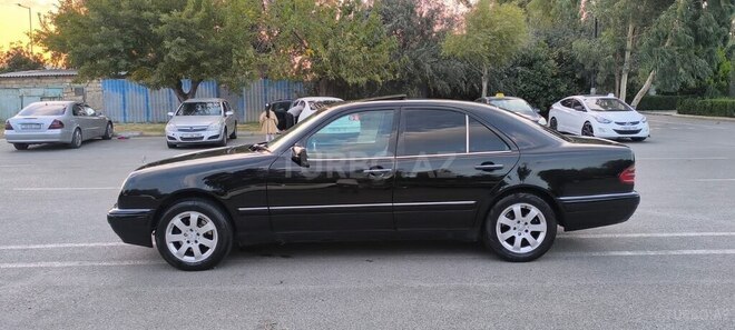 Mercedes E 320 1998, 135,504 km - 3.2 l - Sumqayıt