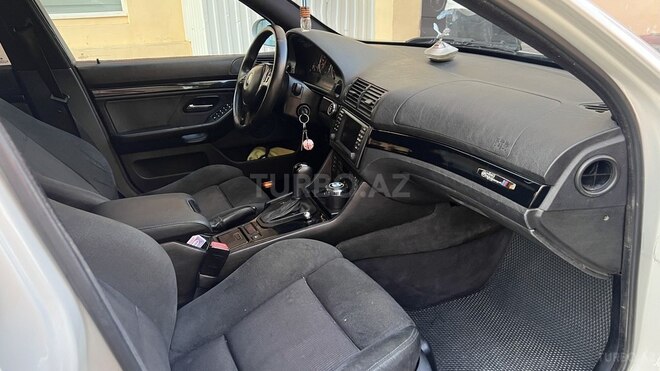 BMW 525 2001, 391,000 km - 2.5 l - Zaqatala