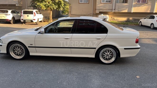 BMW 525 2001, 391,000 km - 2.5 l - Zaqatala