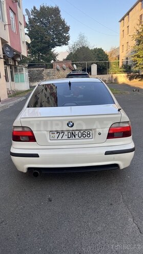 BMW 525 2001, 391,000 km - 2.5 l - Zaqatala