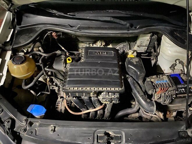 Volkswagen Polo 2018, 402,336 km - 1.6 l - Bərdə